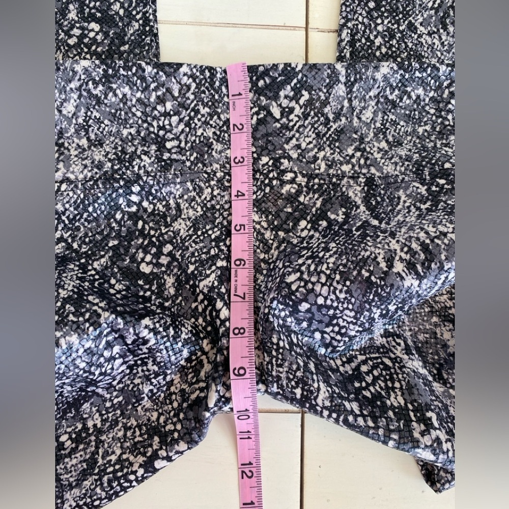 Spanx Faux Leather Leggings HighWaist Full Length Sz Medium Athletic Wear New - Picture 11 of 11